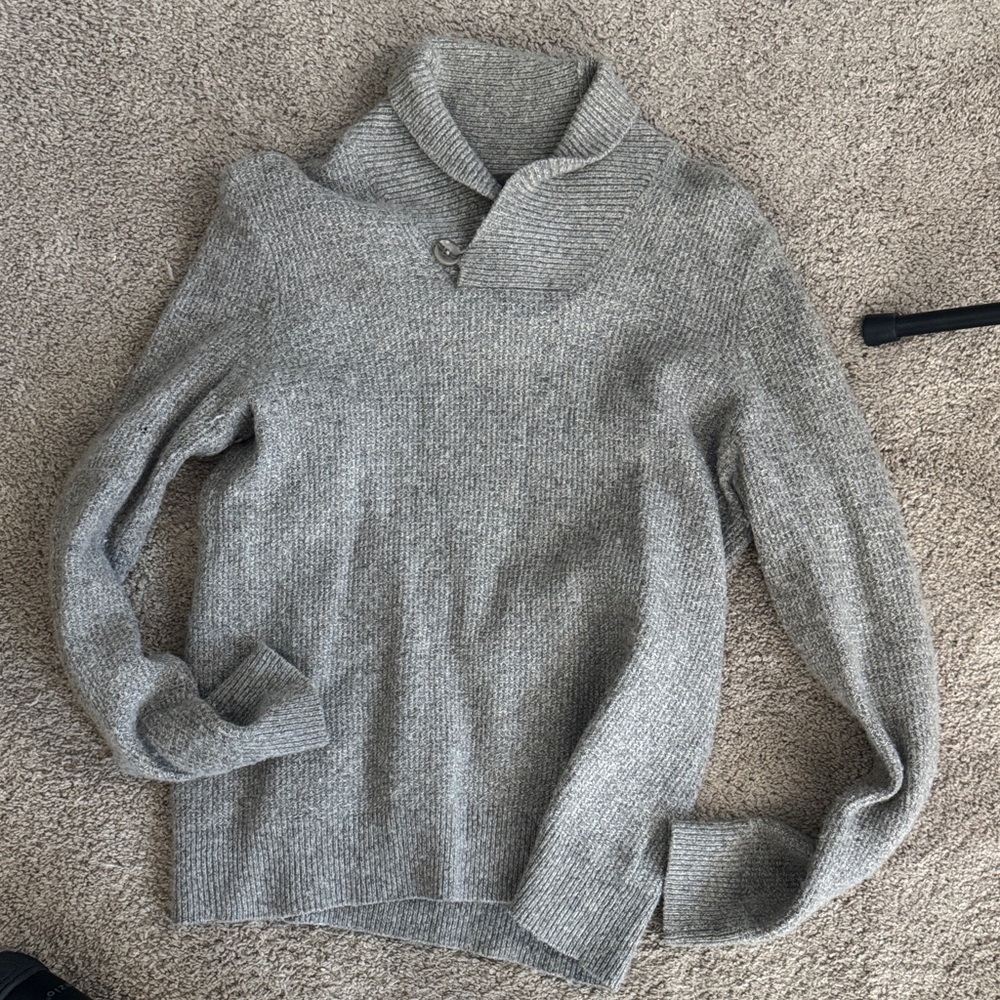 Men’s wool sweater